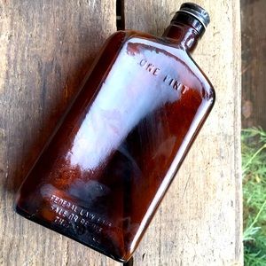 Vintage Whiskey Bottle 1935-64 One Pint Amber Glass Curved Hip Flask Liquor